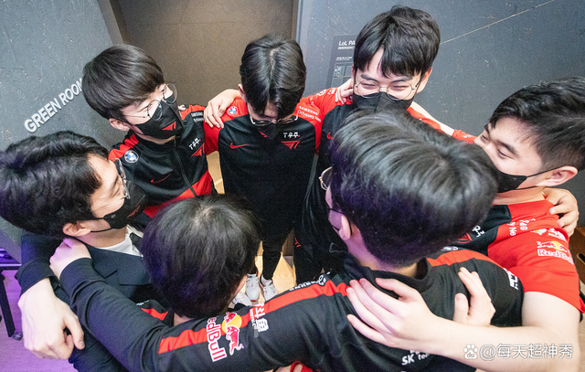 开云平台-100T绝杀FLY，Zeus完成史诗逆转宿敌对决八强赛，引爆全场热议