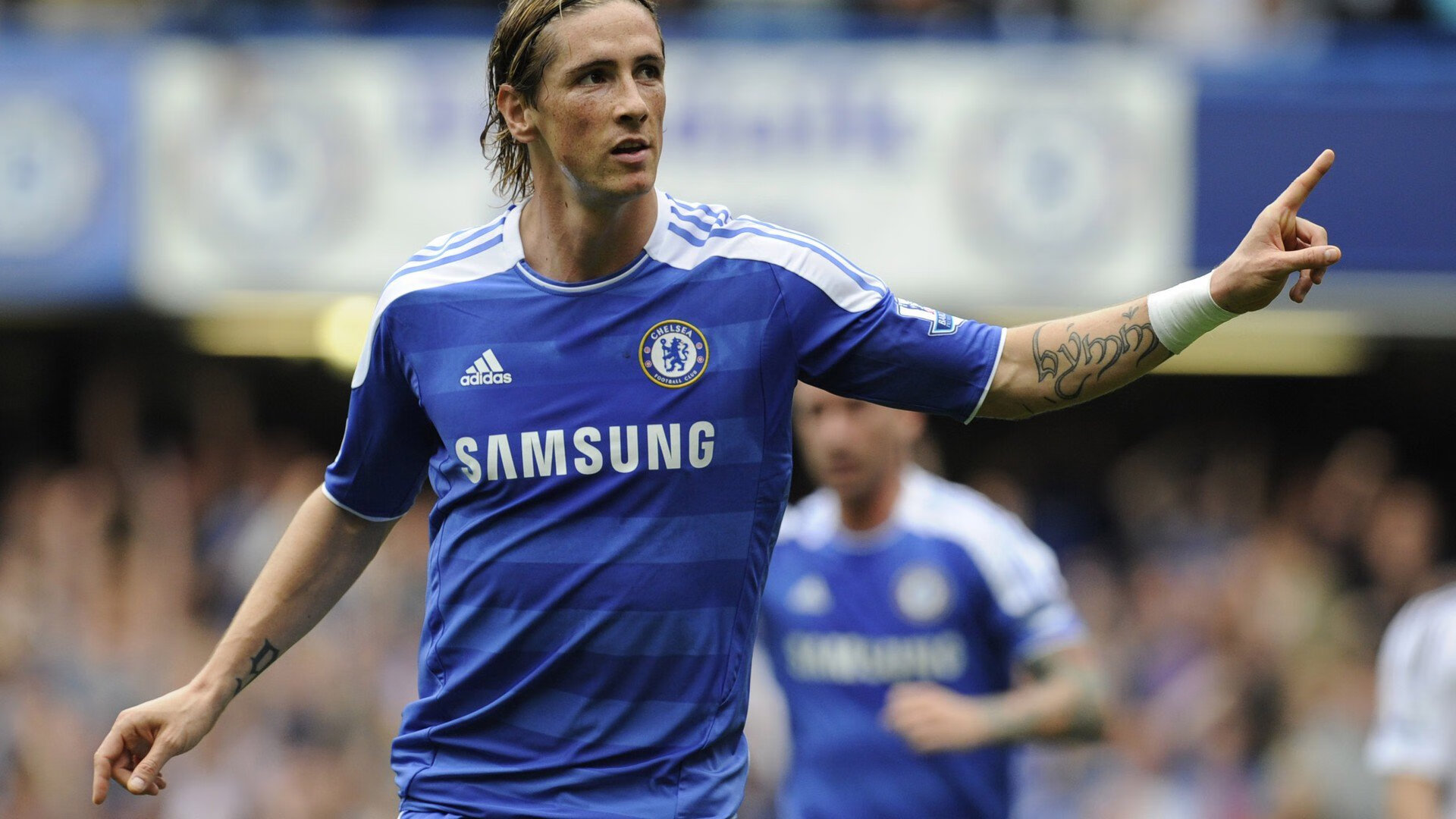 小国屠龙！冰岛力克智利，马丁内利一传一射导演逆转奇迹